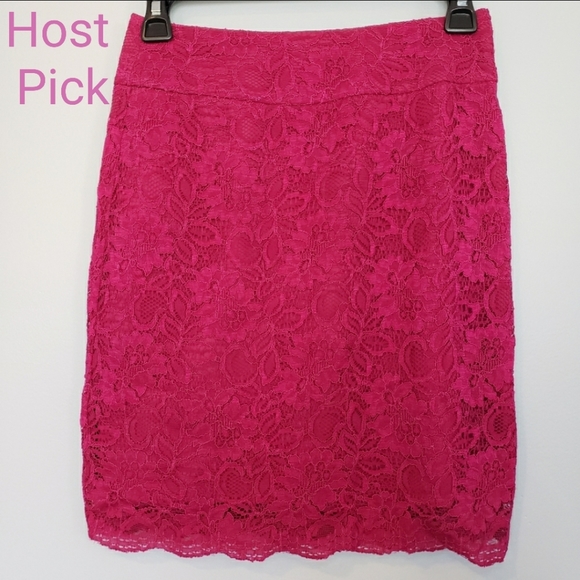 Banana Republic Factory Dresses & Skirts - Banana Republic Pink Lace Mini Skirt Size 00P